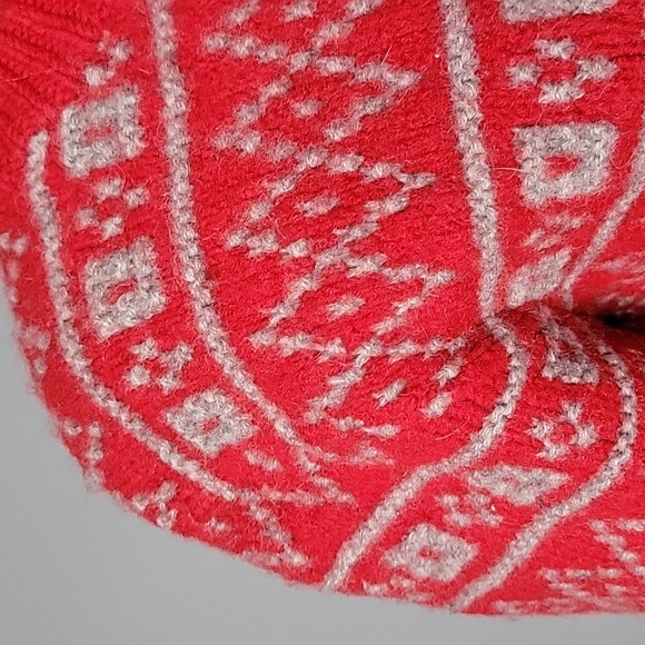 Vintage BEAVER CANOE Hand Knit Fair Isle Sweater - Picture 2 of 6